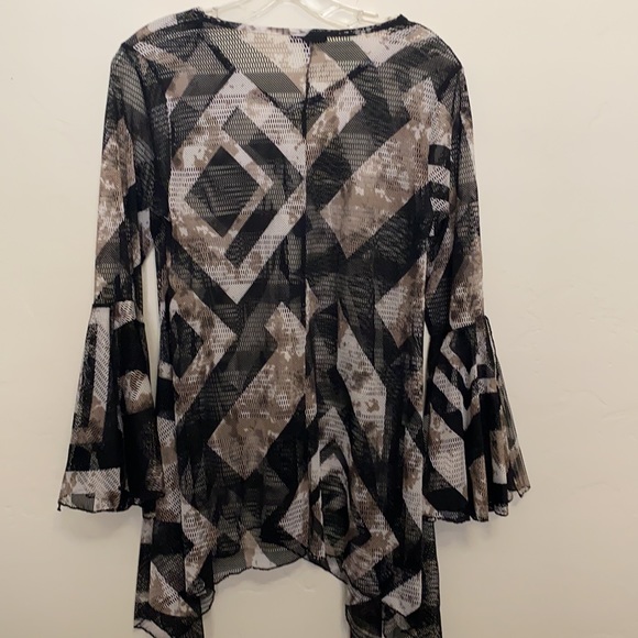 Dor Dor Couture Tuinc - Picture 3 of 8